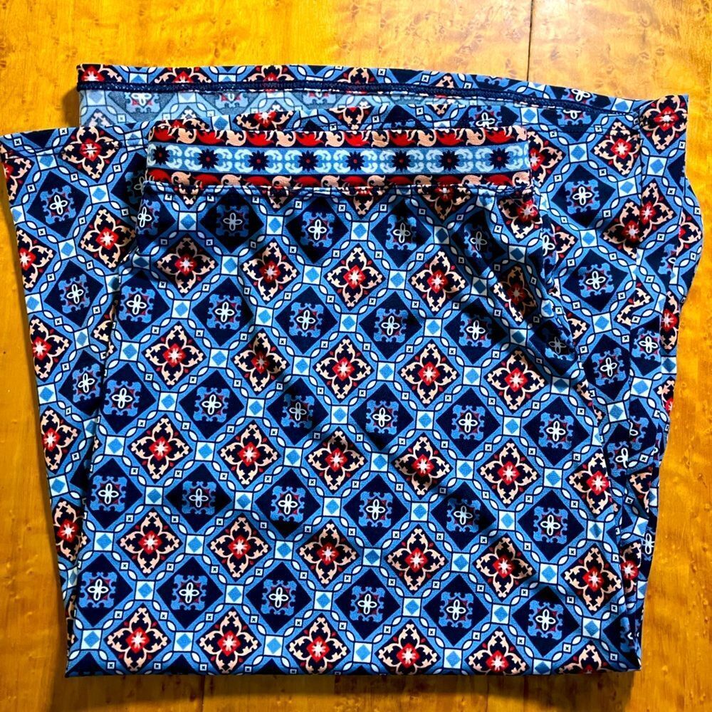 Max Studio skirt, beautiful pattern, size medium, excellent condition - Picture 1 of 2